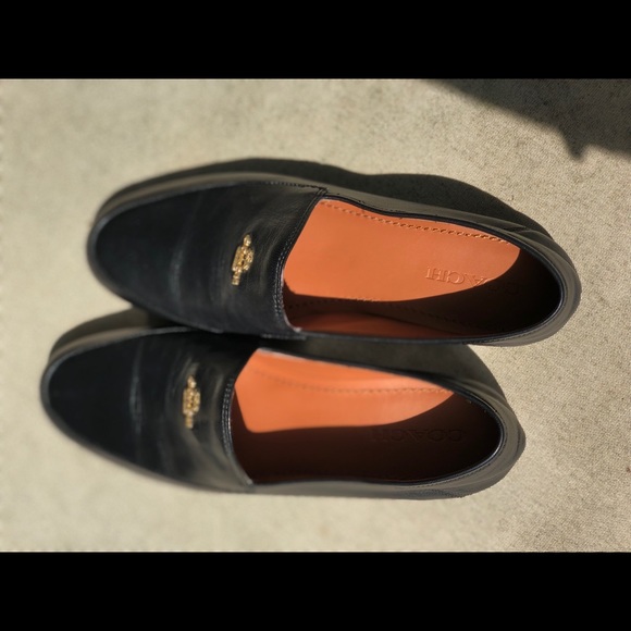 SOLD!! COACH Women’s Hallie leather loafer black. - Picture 6 of 8
